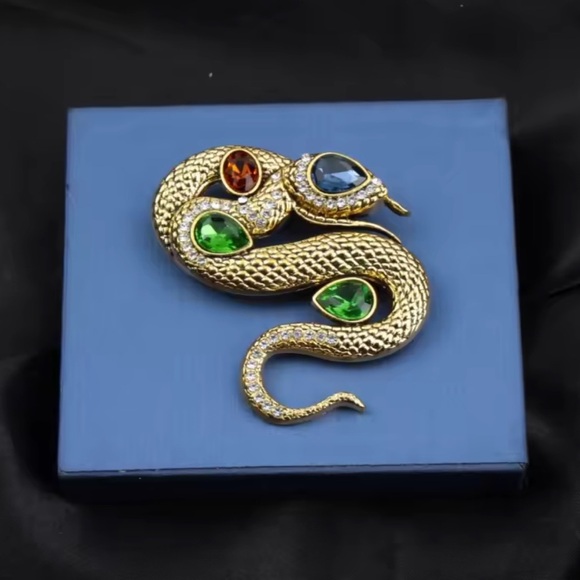 Serpenti Golden Multicolor Diamond Snake Brooch - Picture 2 of 5